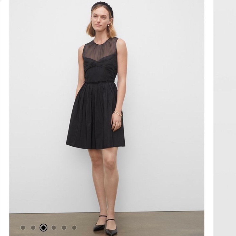 𝅺BNWT Club Monaco Fit and Flare Dress